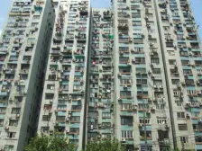 主卧朝南,小区中心位置,客厅带阳台,近商圈