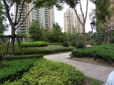 1,飞机户型 2,小区安静位置 3,满五年维一税少