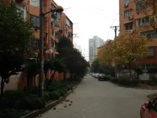 新出五楼,位置好,业主诚意出售,看中可谈,近一号线锦江乐园站