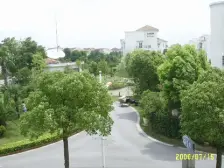 独栋别墅,主卧朝南,小区中心位置,精装修