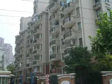 老静安区 钻石地段 电梯一房 采光好,小区后排位置!