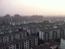 舒适楼层,飞机户型三房 随时看。视野开阔