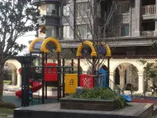 小区好位置,高区一房,精装空调加地暖,总价低,诚售