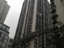 鑫龙大厦2000年电梯房,住家精装修,看公园,看江。