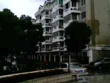 地铁边,杨泰苑2楼飞机户型大三房,三代同堂幸福满满