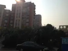 带大花园!采光很好,有暖气,可拎包入住