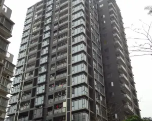 满五红本,三房一厅,西南向,冬暖夏凉。