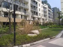 电梯房,大平层,带飘窗,景观房,小区中心位置,环境优美,精装修,装修齐全