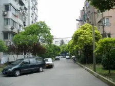 新上精装修+次顶楼+全屋地暖+进出方便+近地铁