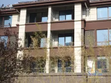 满5韦一 看房随时 小区停车方便,购买车位8.5万起。