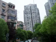 边套南北2房1厅,带10平米小花园,前面无遮挡采光好