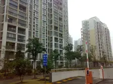 2024年6月重新装修了,精装全配拎包入住。