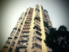 顶复带露台,户型出来的少,配套齐全 。