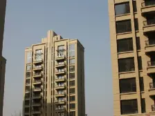 2011年次新房,户型方正,两梯两户,高区、得房率高。