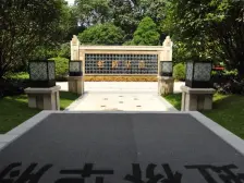 南北通透 采光充足,南边临河,带露台,次新小区。