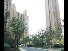 精装修大一房,楼层位置都好,两梯三户看房随时