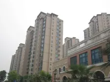 满五 正规商品房 精装可拎包入住 有电梯 朝南