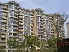 电梯房,主卧朝南,交通便利,环境优美,居家装修,精装好房