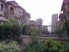 采光充足,小区中心位置,中式风格,主卧朝南